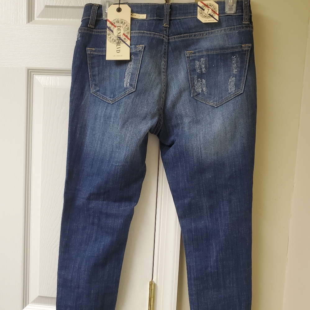 Ladies Jean/Capri - Picture 9 of 10